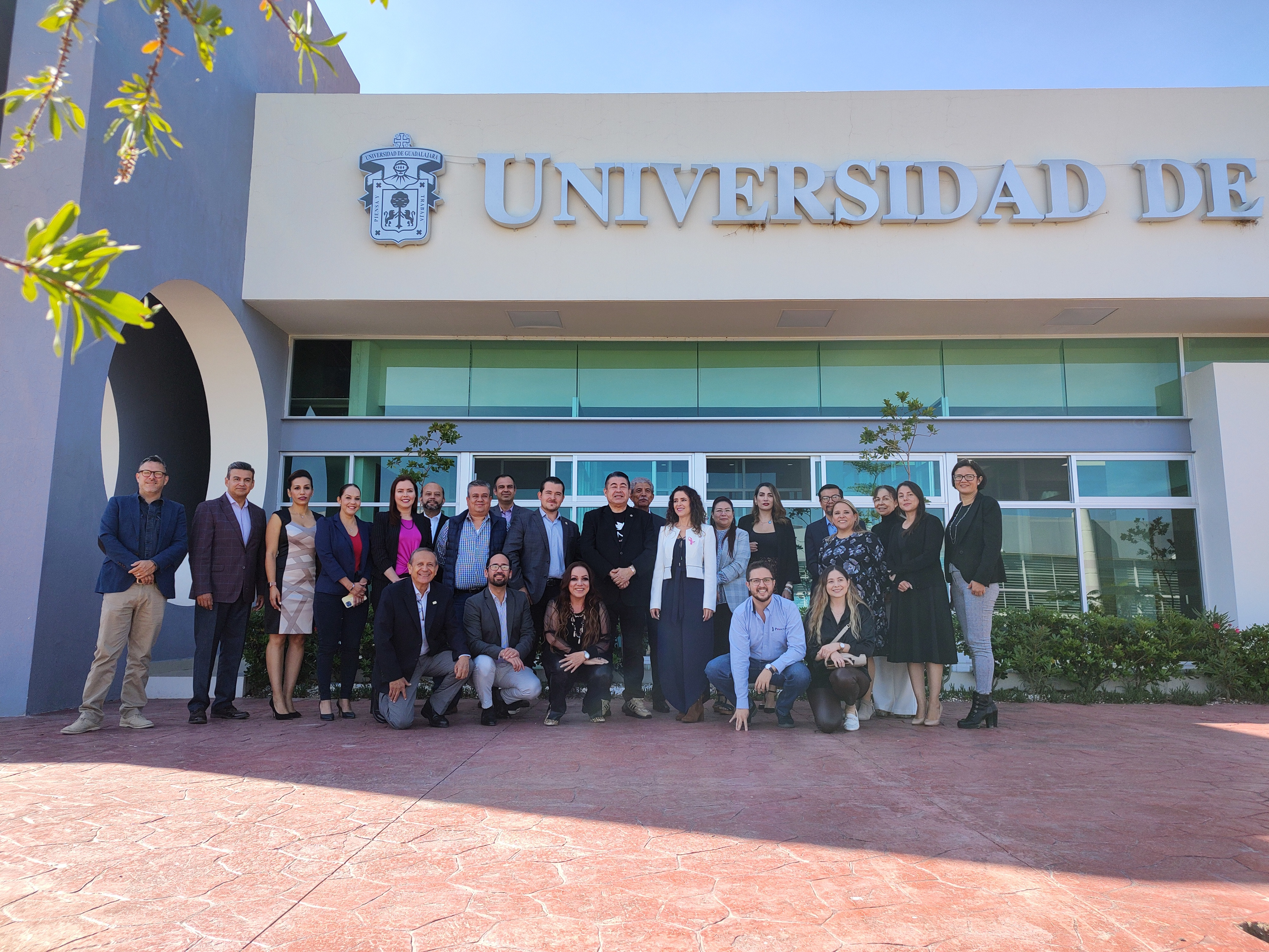 Miembrxs del Mind y del CUTLAJO juntos en fotografía