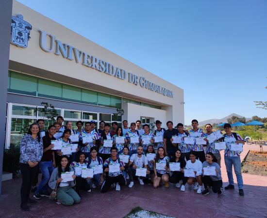 Participantes de los intercentros con sus reconocimientos 