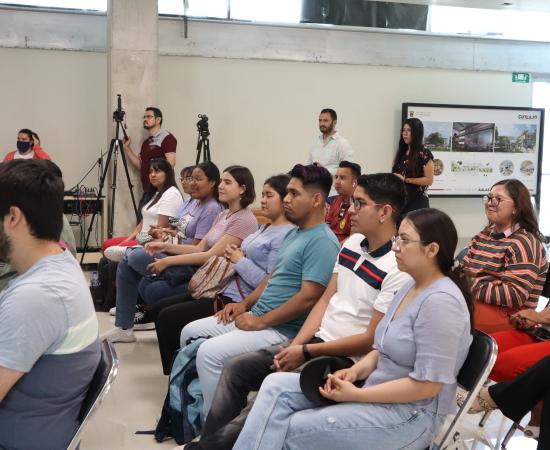 Alumnos en la bienvenida