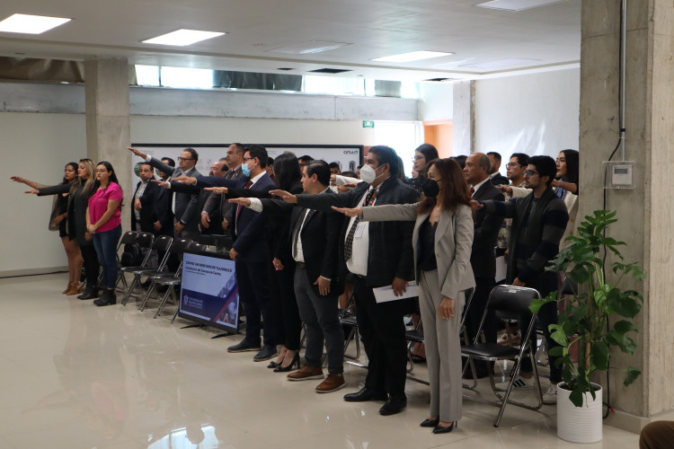 Miembrxs del consejo protestando