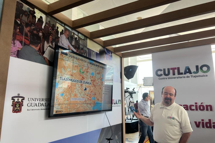 Miembros del CUTLAJO presentando en el Innova Forum