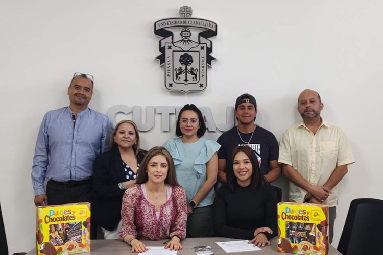 Miembros mencionados en la nota debajo del logo de la UdG